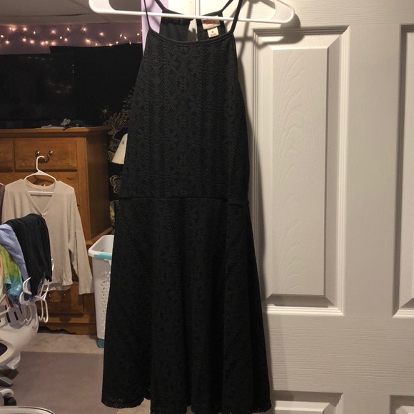 Black lace halter dress - Picture 1 of 3